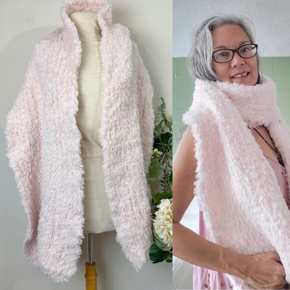 Free People Ever After Faux Fur Blanket Scarf in Rose Quartz - Picture 2 of 4